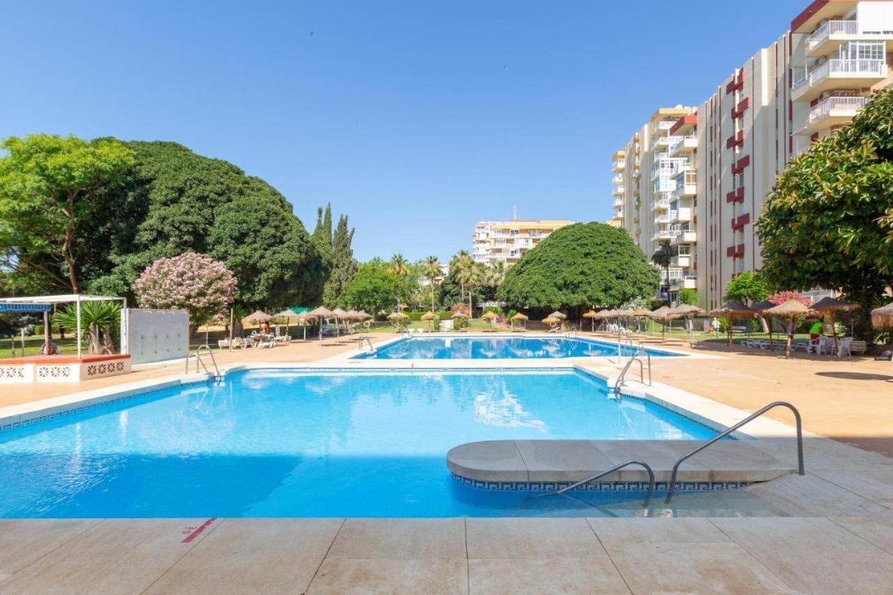 Apt Centrico Con Vistas Y Piscinas Benalmádena Exterior photo