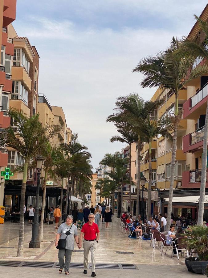 Apt Centrico Con Vistas Y Piscinas Benalmádena Exterior photo